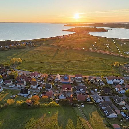 Schicke Fewo Mit Terrasse, Gratis Nutzung Vom Ahoi Erlebnisbad Und Sauna In Sellin - Haus De Niege Wech Fewo 02 Thiessow Buitenkant foto